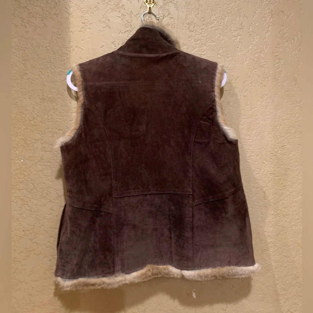 Reversible Fur and Suede Vest - Picture 4 of 4